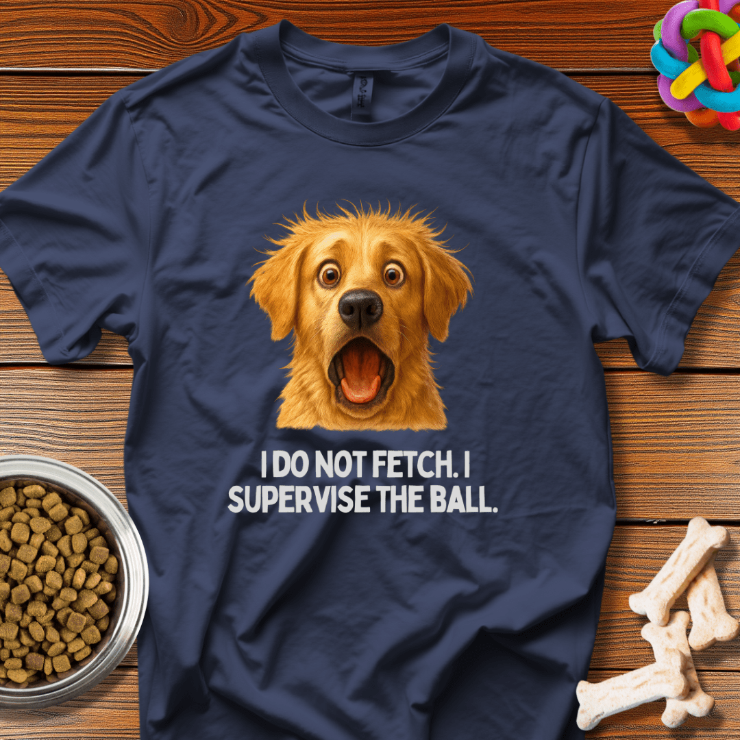 Supervisor of the Ball: Golden Retriever Meme, Viral Animal Comedy, High - Resolution Pet Humor - T-Shirt - Wooferface