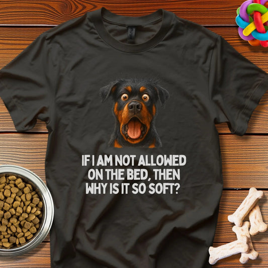 Bed Bandit Barks Back: Canine Comedy Meme, Rottweiler Humor Unleashed - T-Shirt - Wooferface