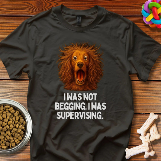 Supervising Snacks: Hilarious Dog Meme, Comedic Pet Photography - T-Shirt - Wooferface