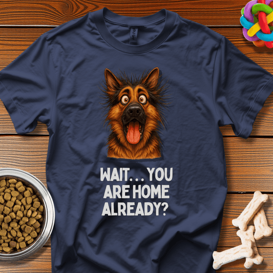 Surprise Homecoming: Hilarious Dog Meme, Realistic Pet Portrait Illustration - T-Shirt - Wooferface